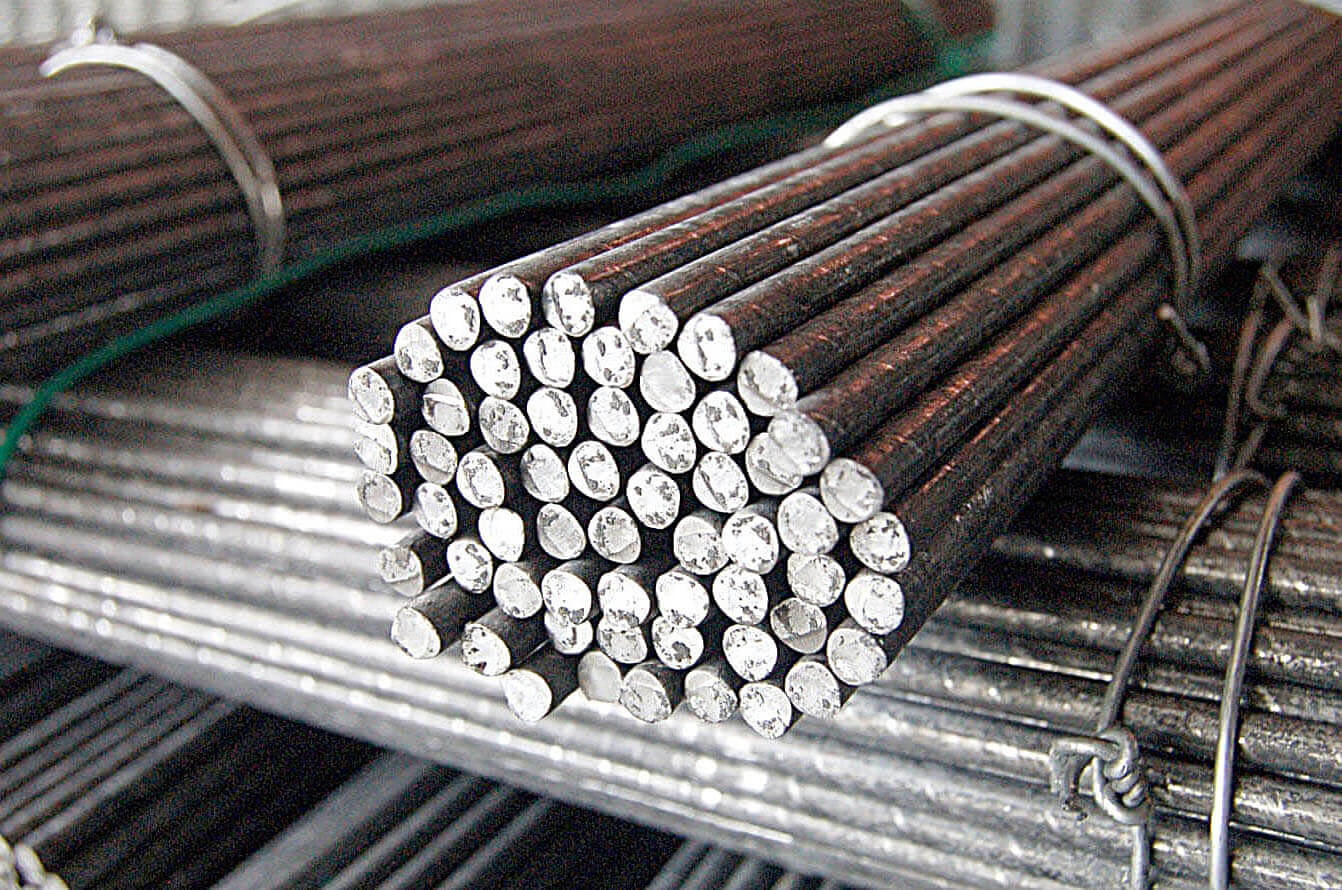 А240 (гладкая) — это вспомогательная арматура